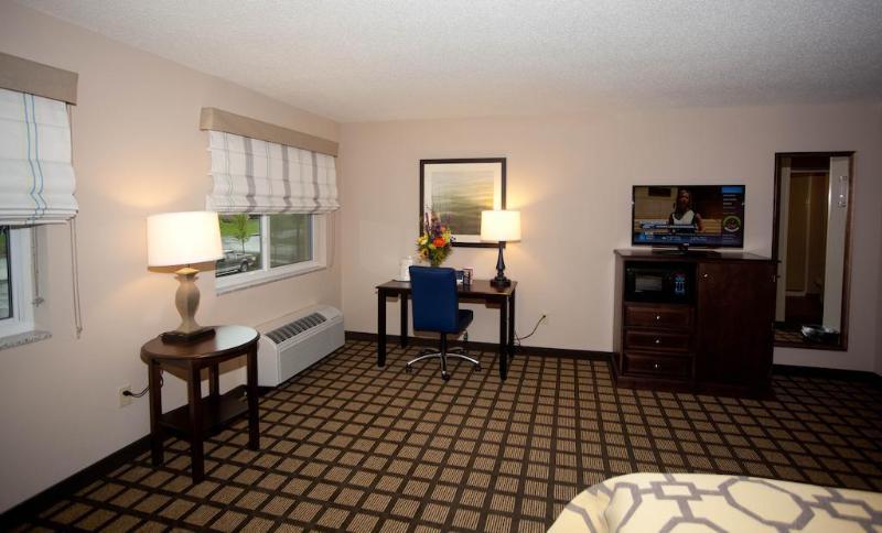 Hotel Baymont By Wyndham Erie à Kearsarge Extérieur photo