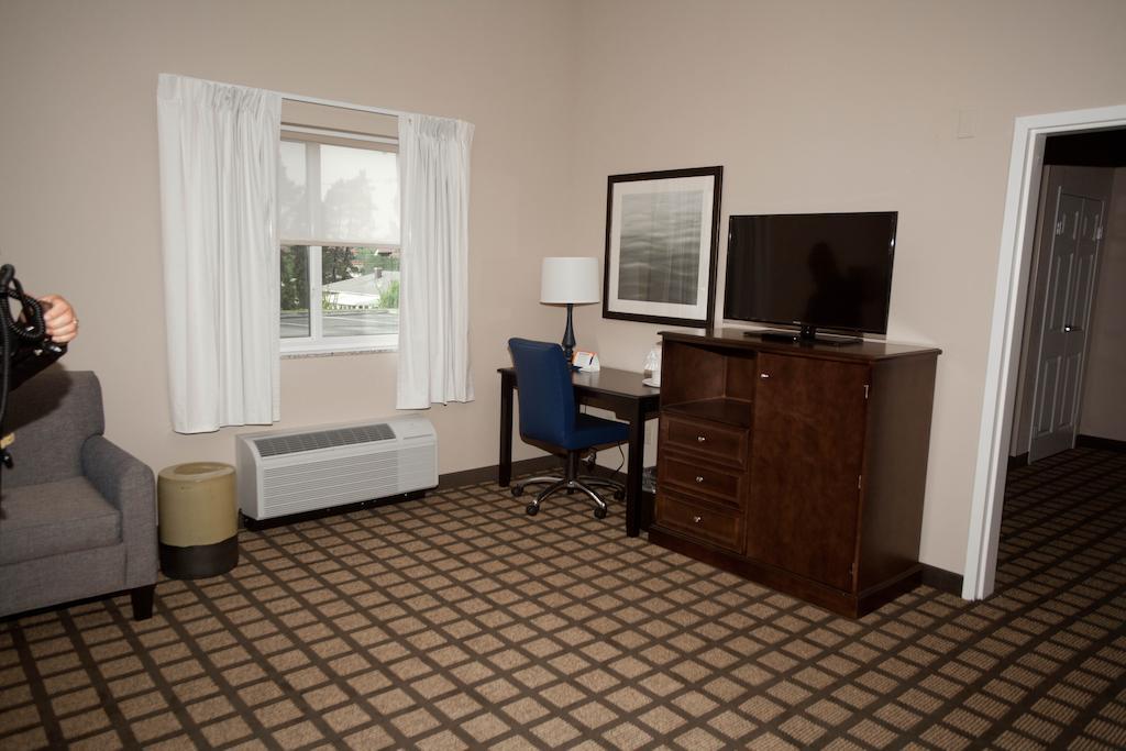 Hotel Baymont By Wyndham Erie à Kearsarge Chambre photo