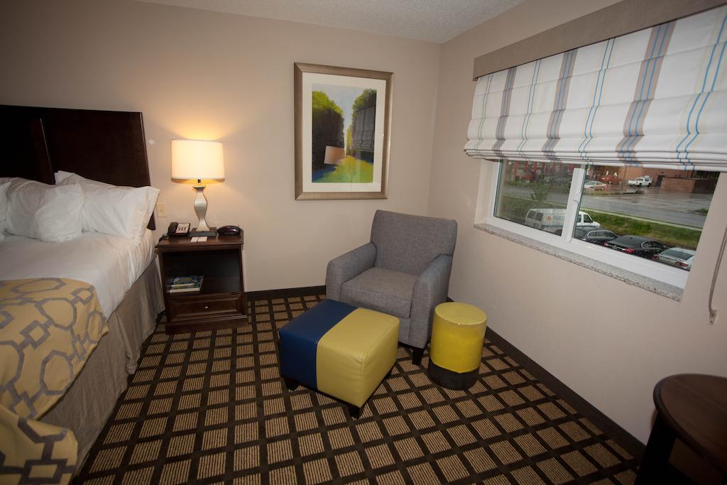 Hotel Baymont By Wyndham Erie à Kearsarge Extérieur photo